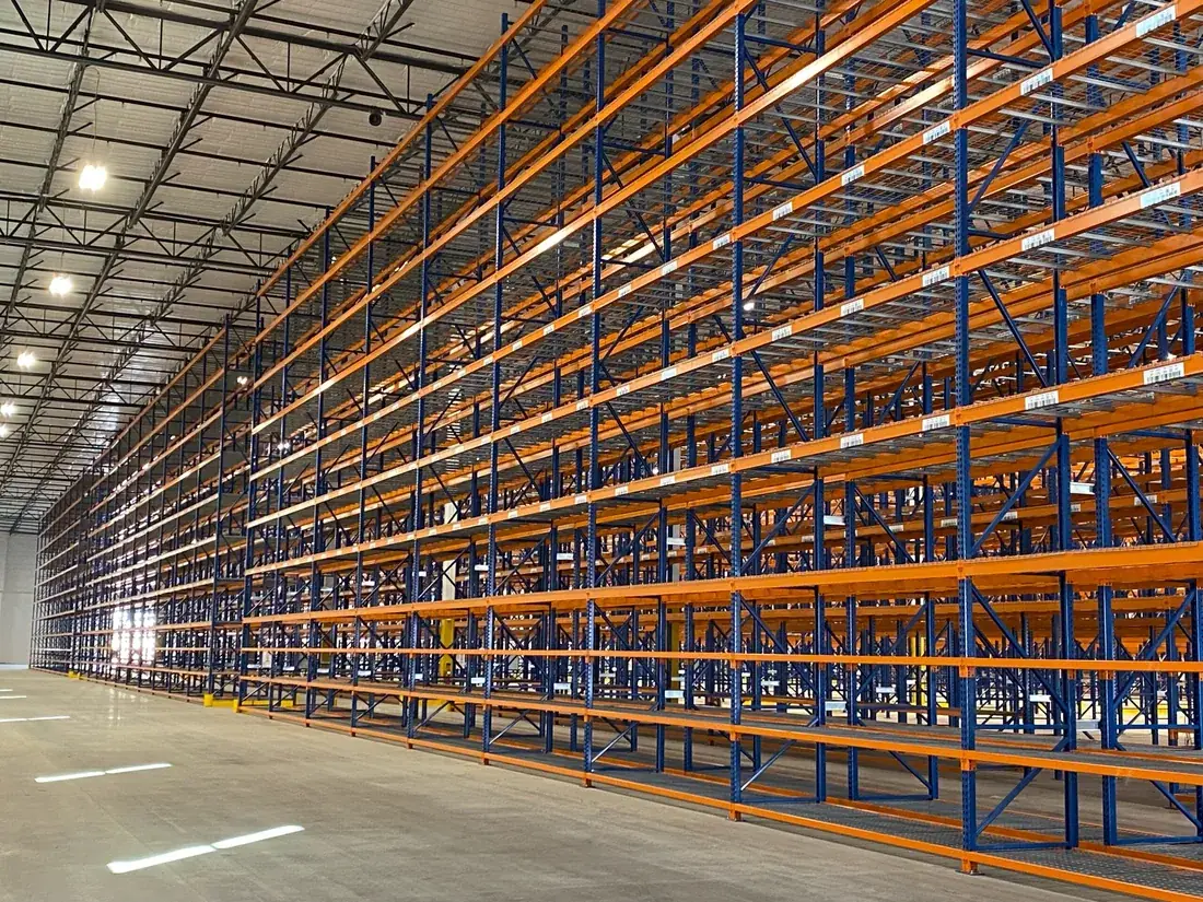 Warehouse pallet racking system