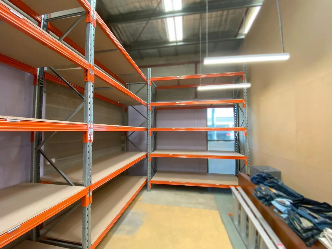 Heavy-duty storage shelving